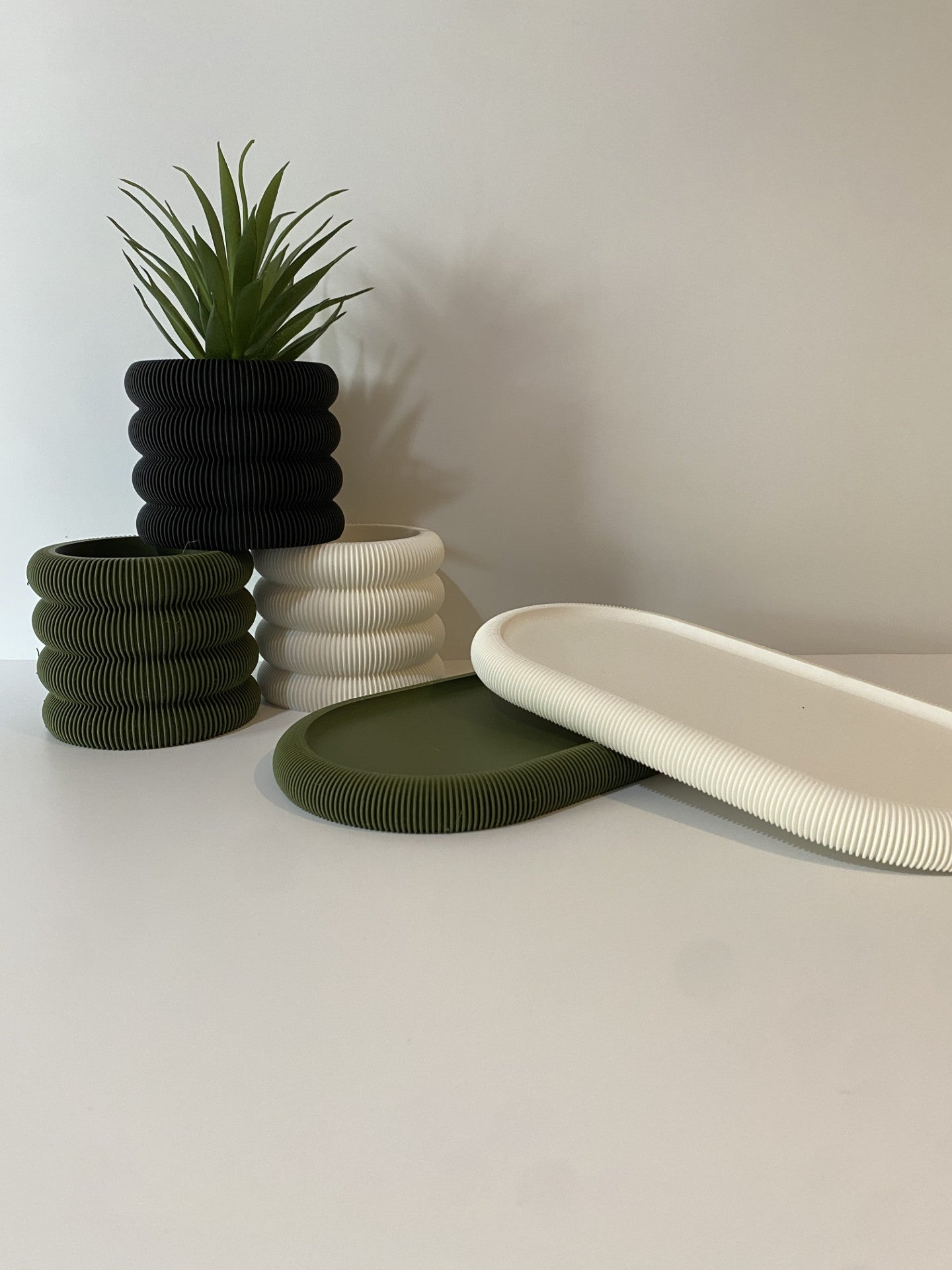 LuxAura Ribbed Planter & Tray Set