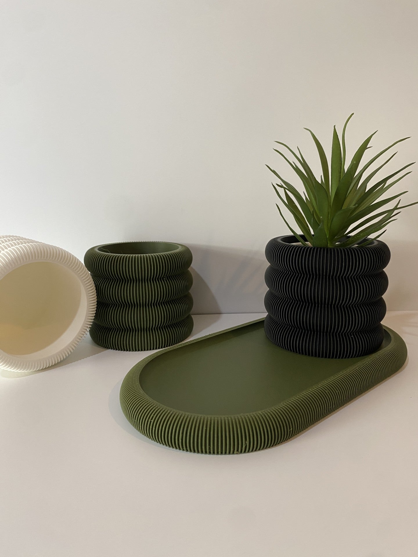 LuxAura Ribbed Planter & Tray Set