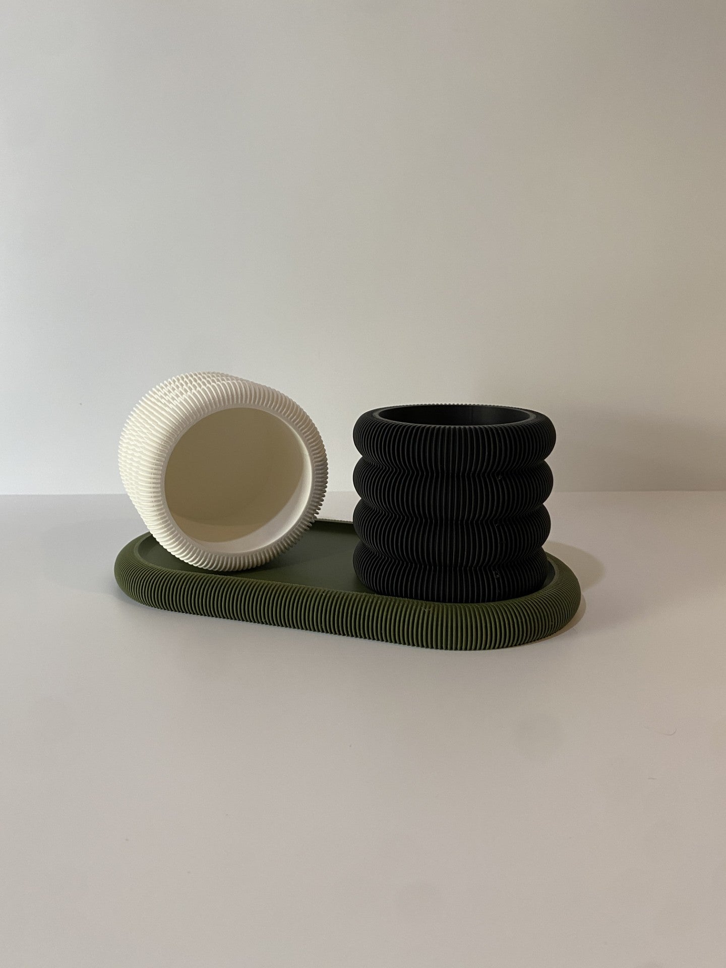 LuxAura Ribbed Planter & Tray Set