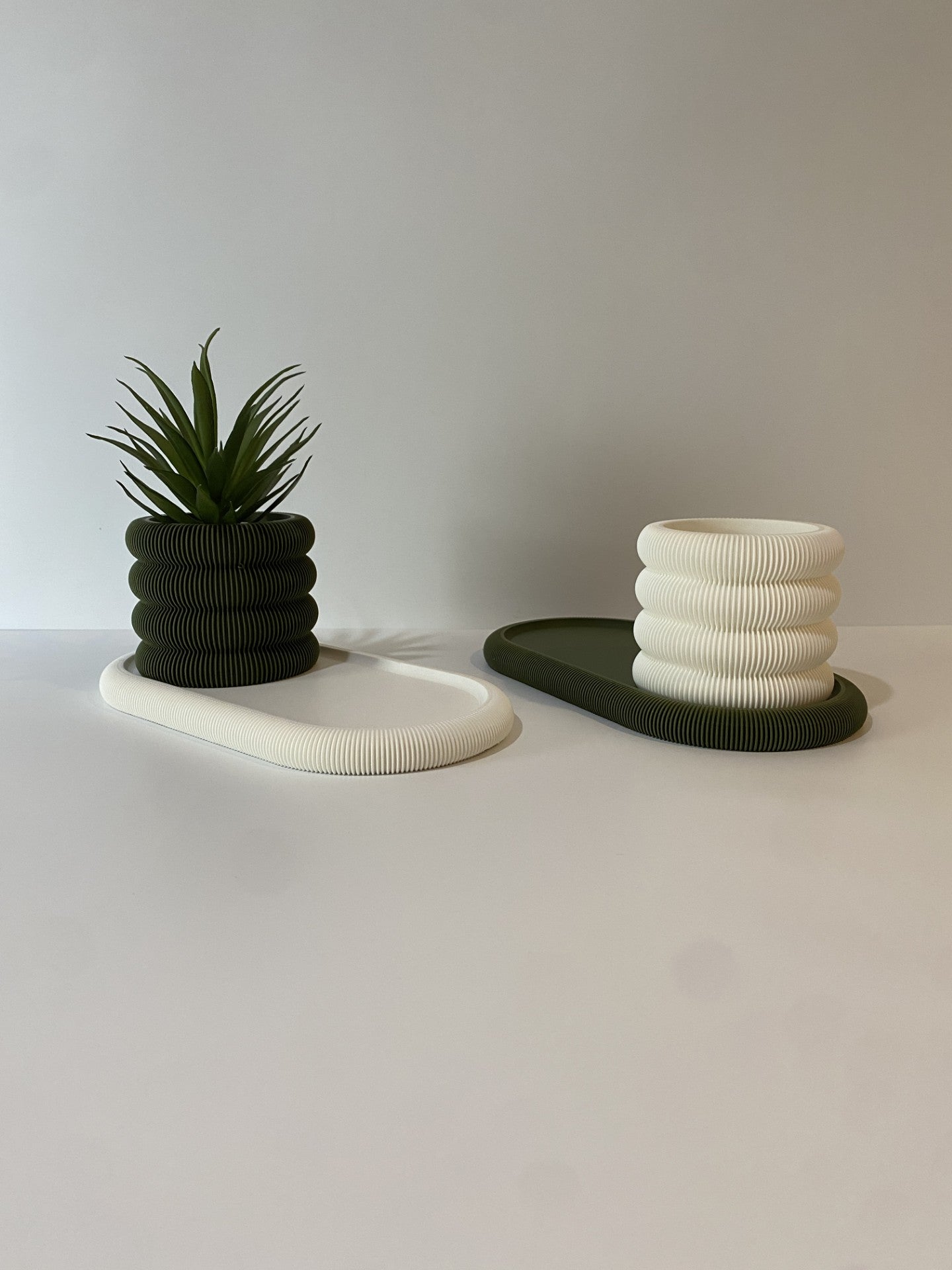 LuxAura Ribbed Planter & Tray Set